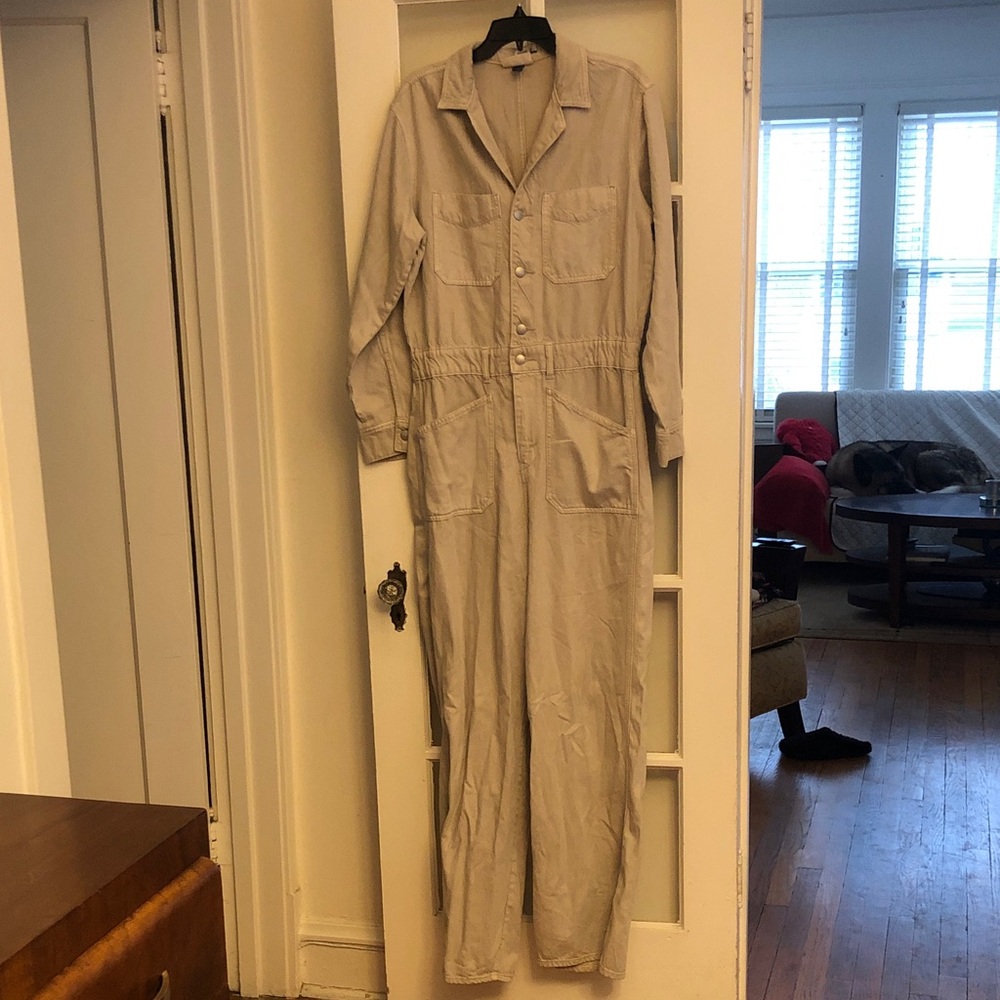 New with tags, universal thread  from target size 12